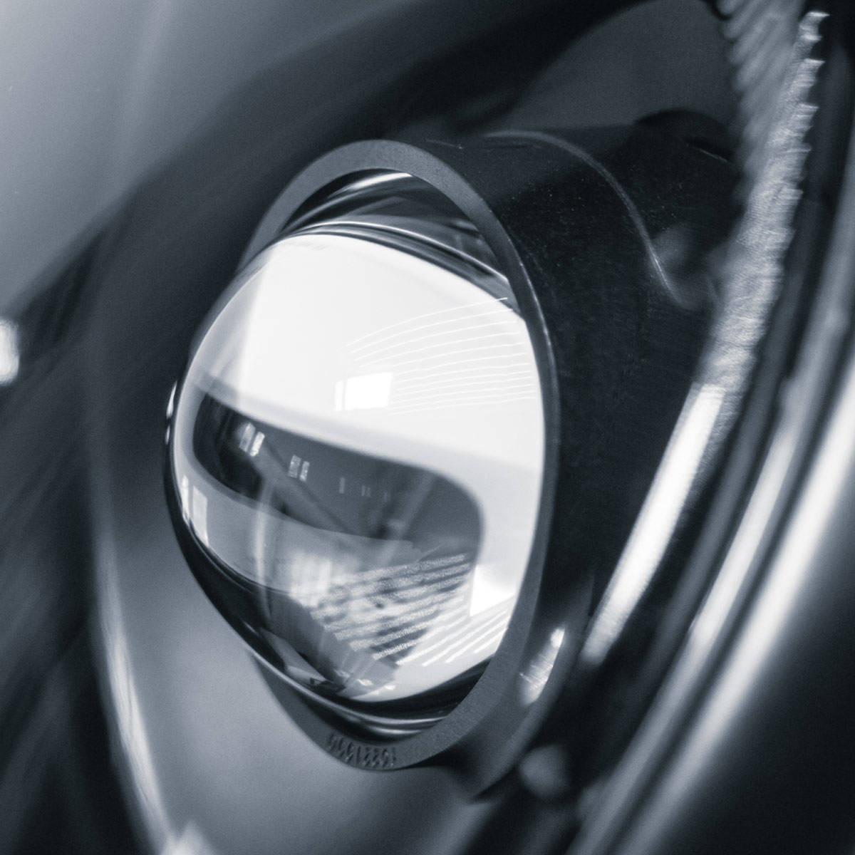 CarBone Bi-LED Headlights - Clear lens (SET of 2) H4 - CarBone